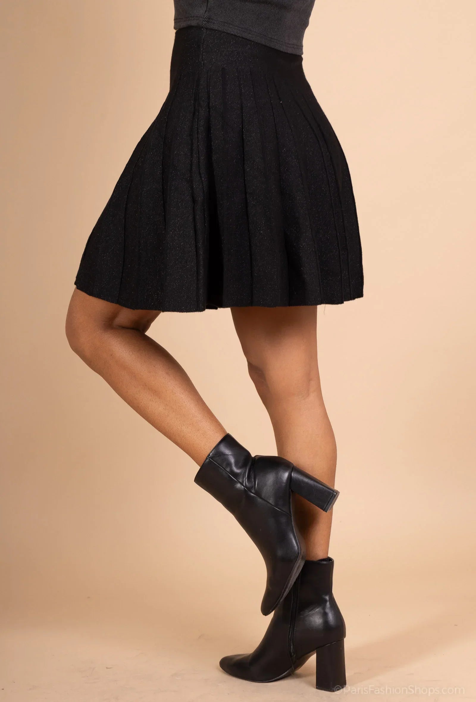 High-waisted pleated skirt, elegant flared cut