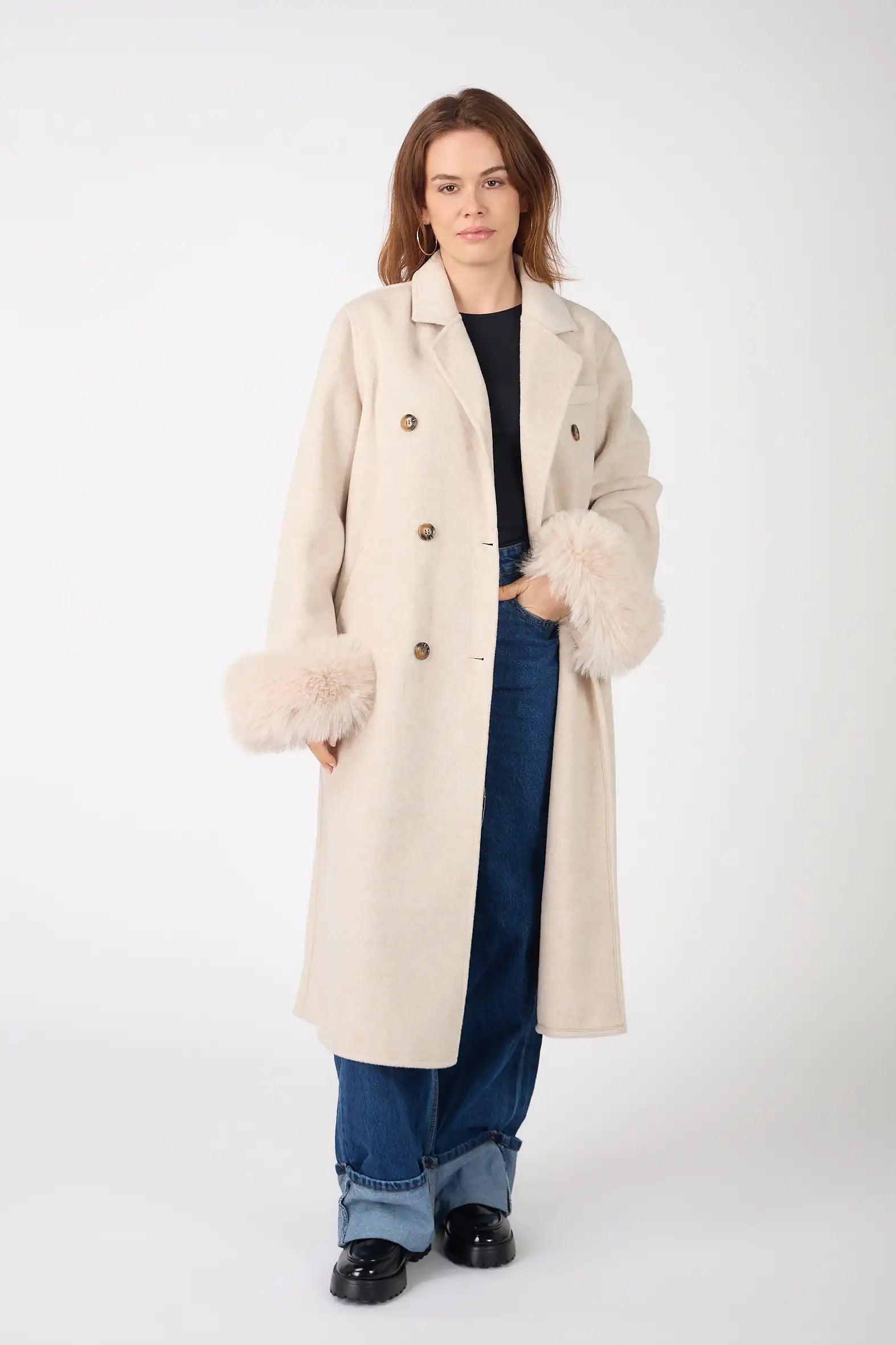 AURORA Coat – Premium Wool & Soft Cuffs