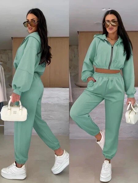 Casual chic set – Zip-up hooded jacket and elastic waist pants