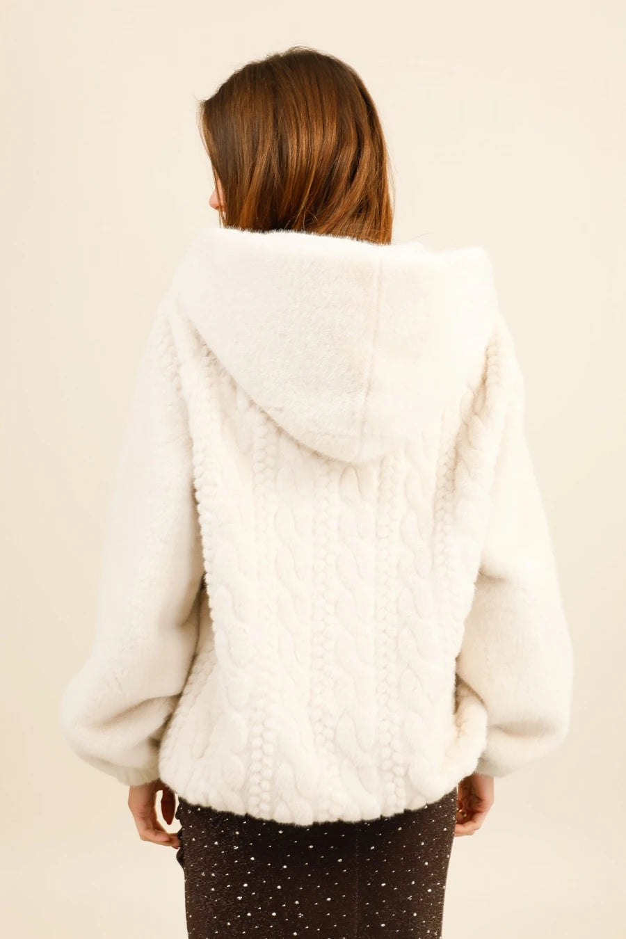 ARLENA – Short faux fur jacket with hood