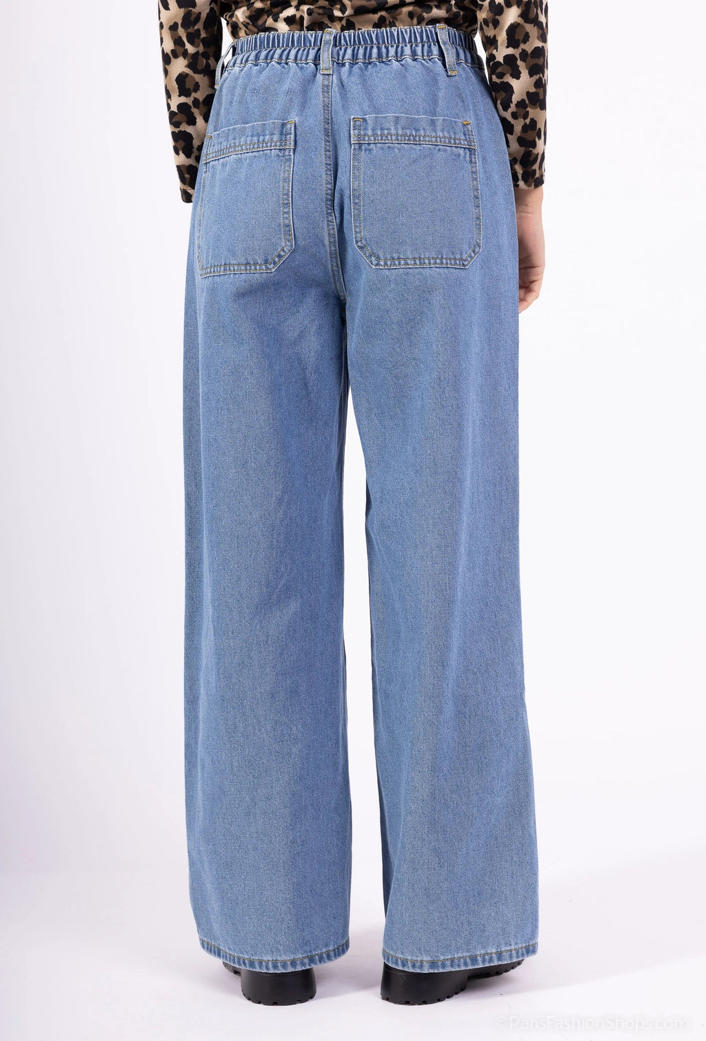 DENVER – Belted oversized denim set