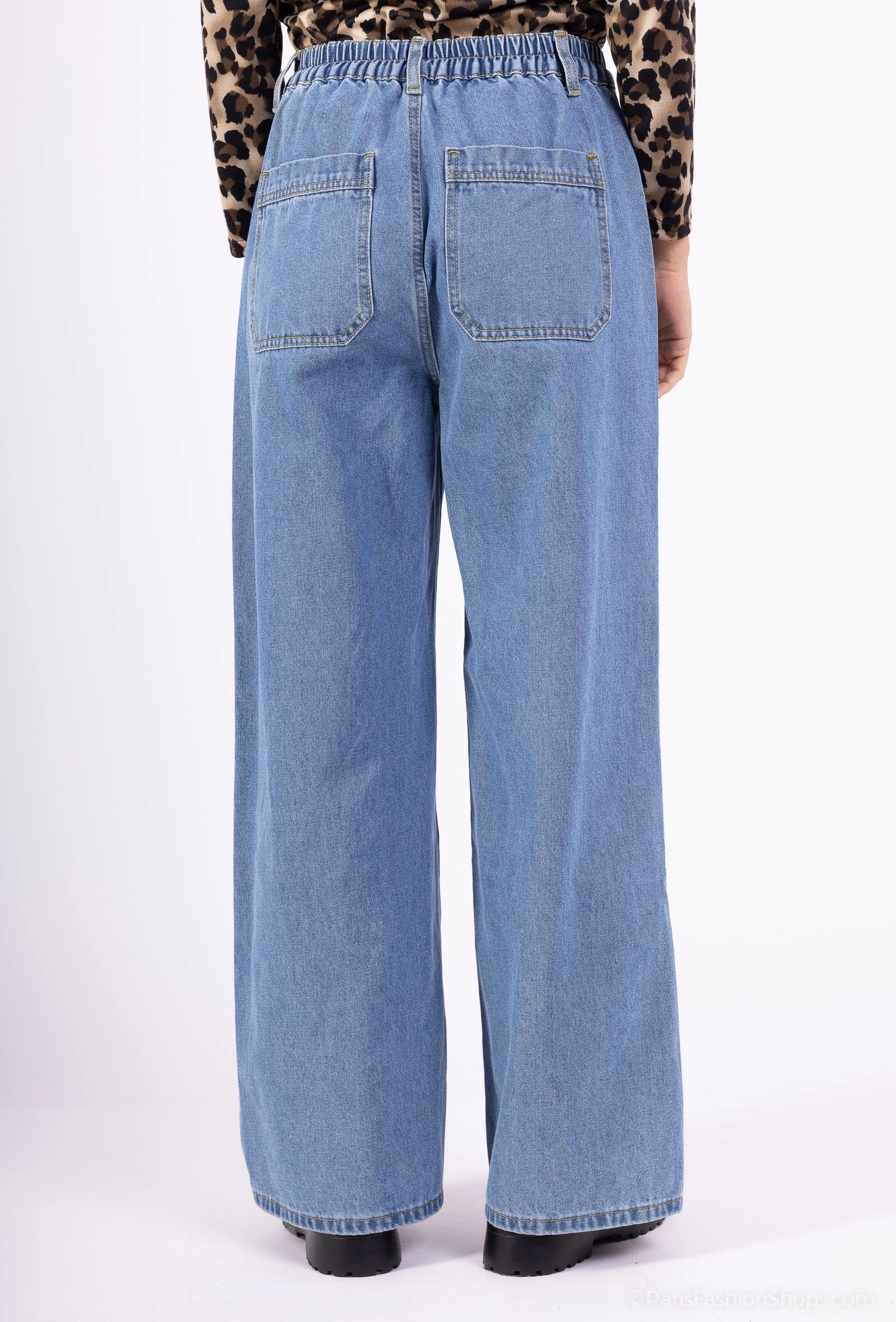 DENVER – Belted oversized denim set