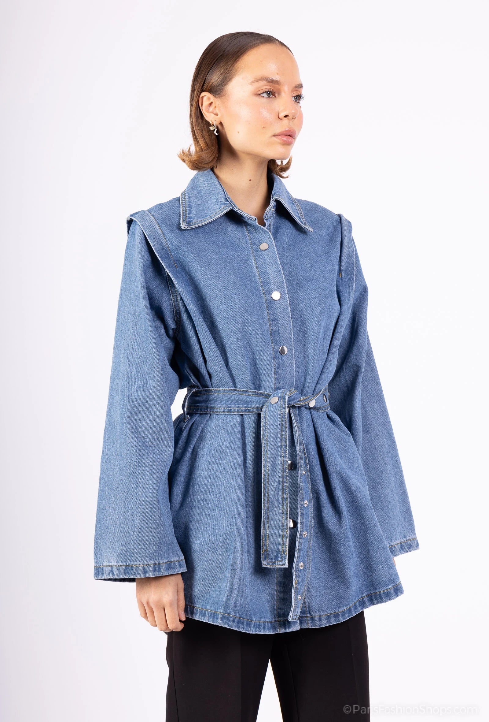 DENVER – Belted oversized denim set
