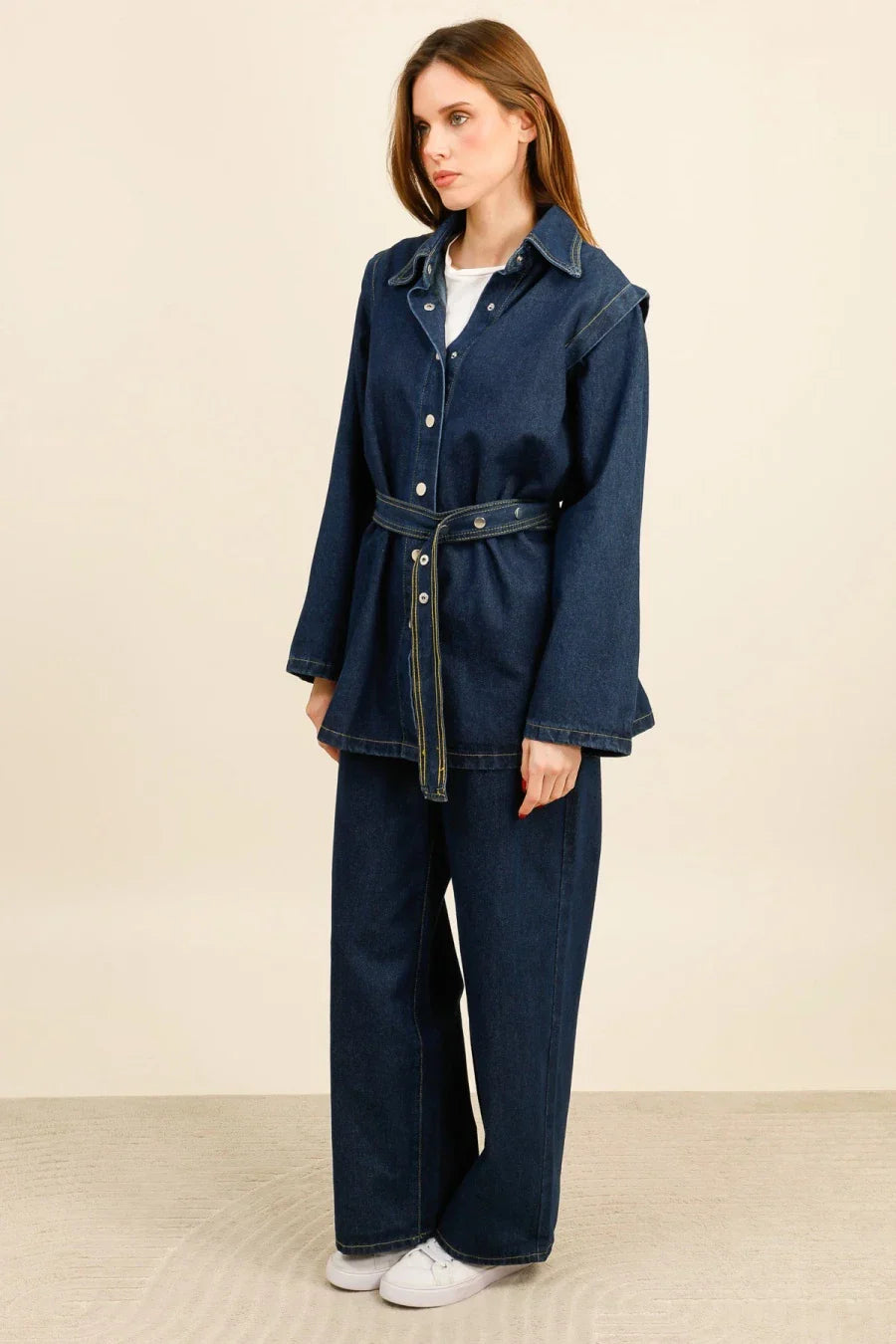 DENVER – Belted oversized denim set