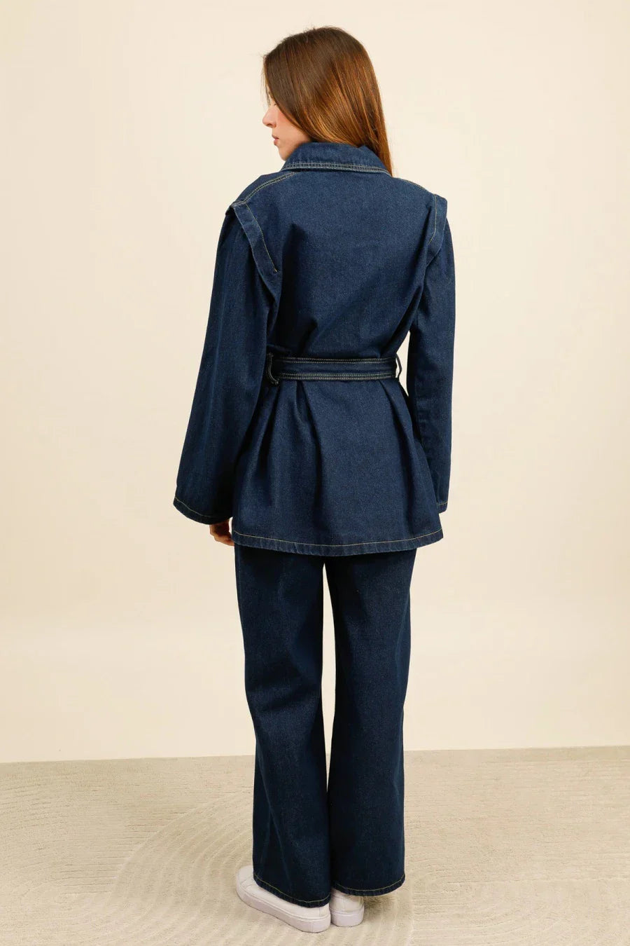 DENVER – Belted oversized denim set