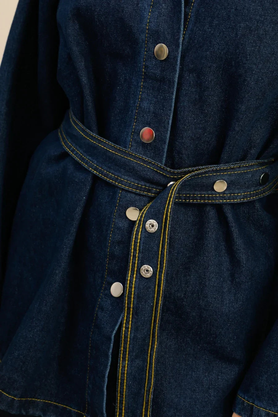 DENVER – Belted oversized denim set