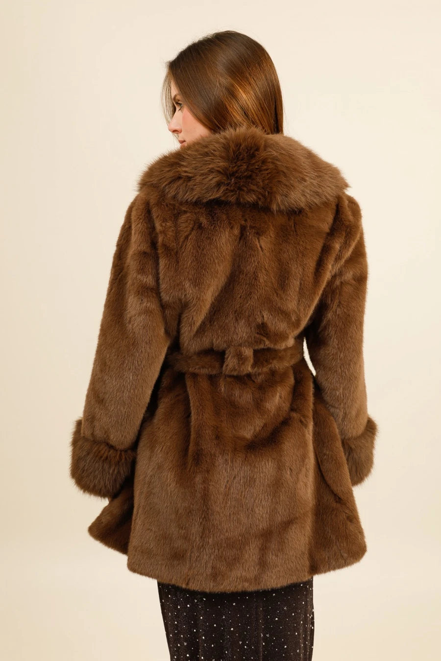AURA – Belted faux fur jacket with a premium look
