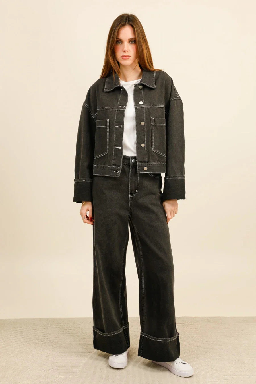 DENVER – Oversized contrast denim set