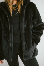 ARLENA – Short faux fur jacket with hood