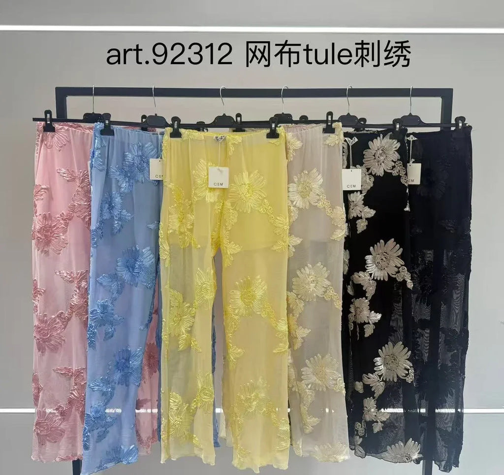 Flower embroidered tulle pants short lining