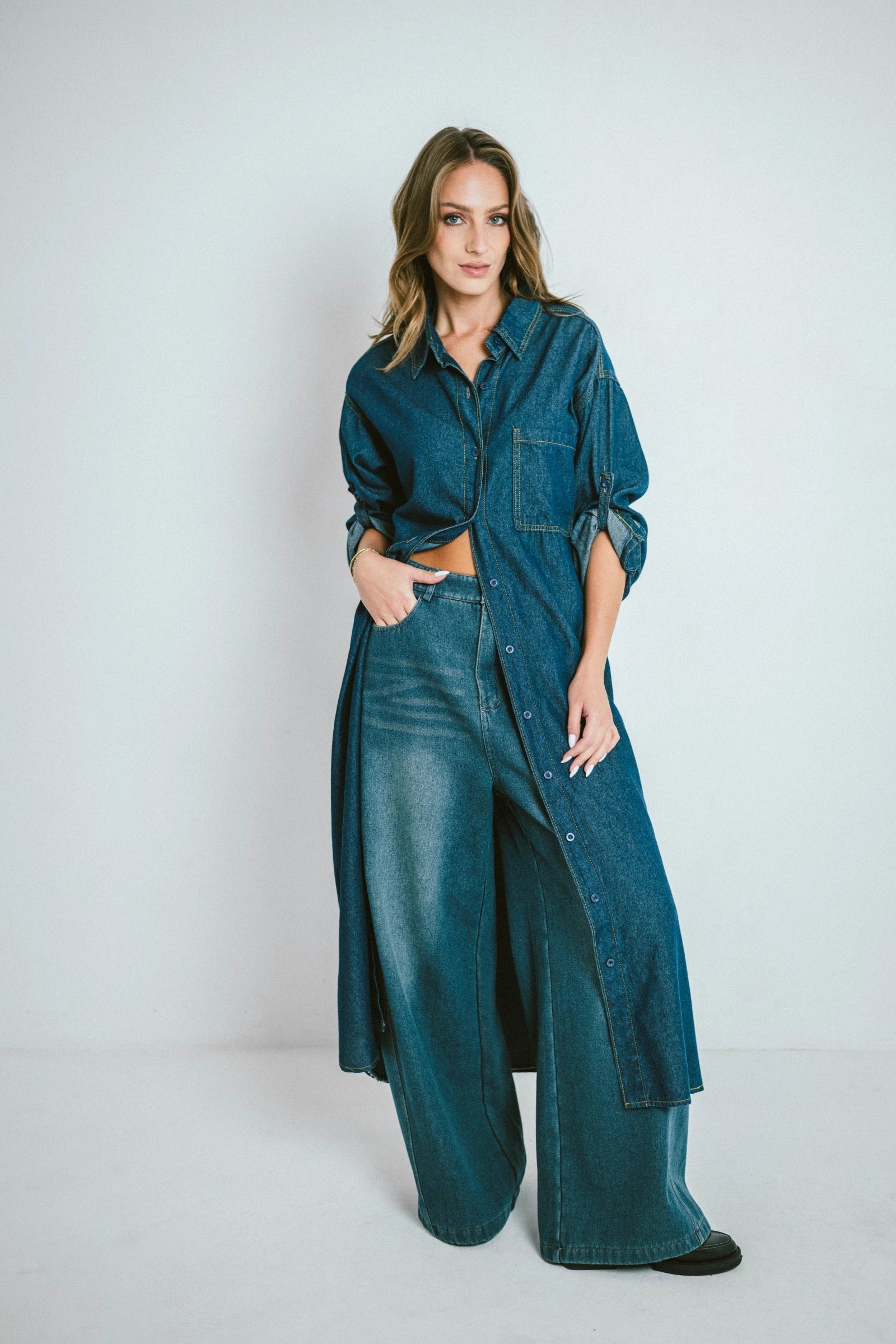 DENVER – Oversized long denim shirt
