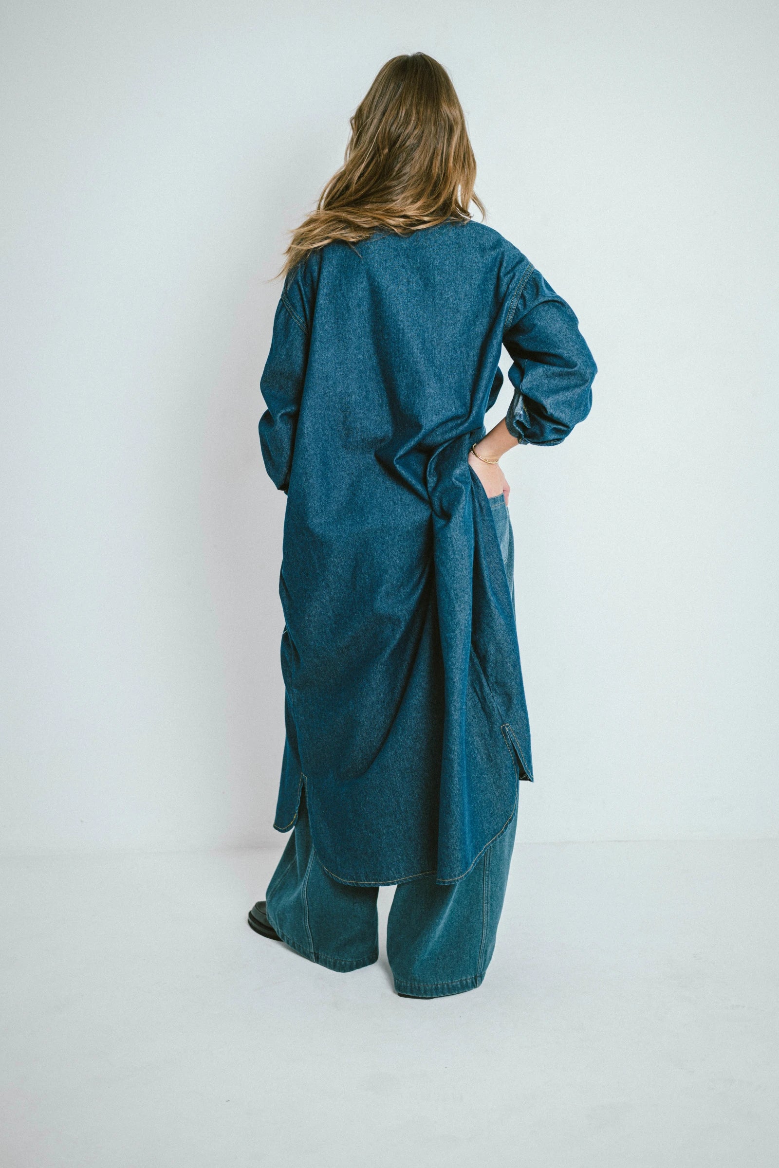DENVER – Oversized long denim shirt
